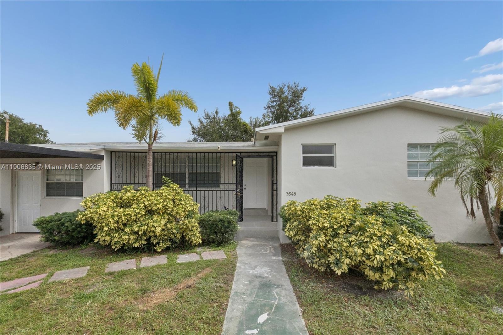 OAKLAND PARK - Residential