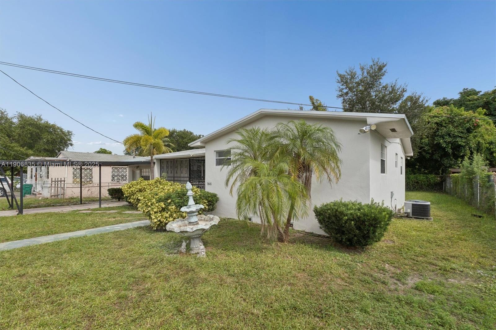 OAKLAND PARK - Residential