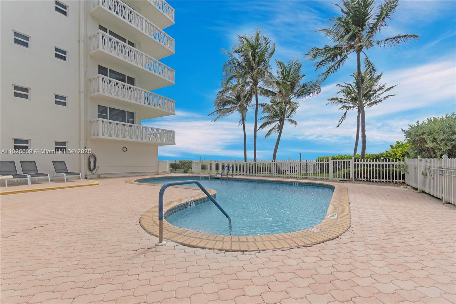 HILLSBORO WINDSOR CONDO - Residential