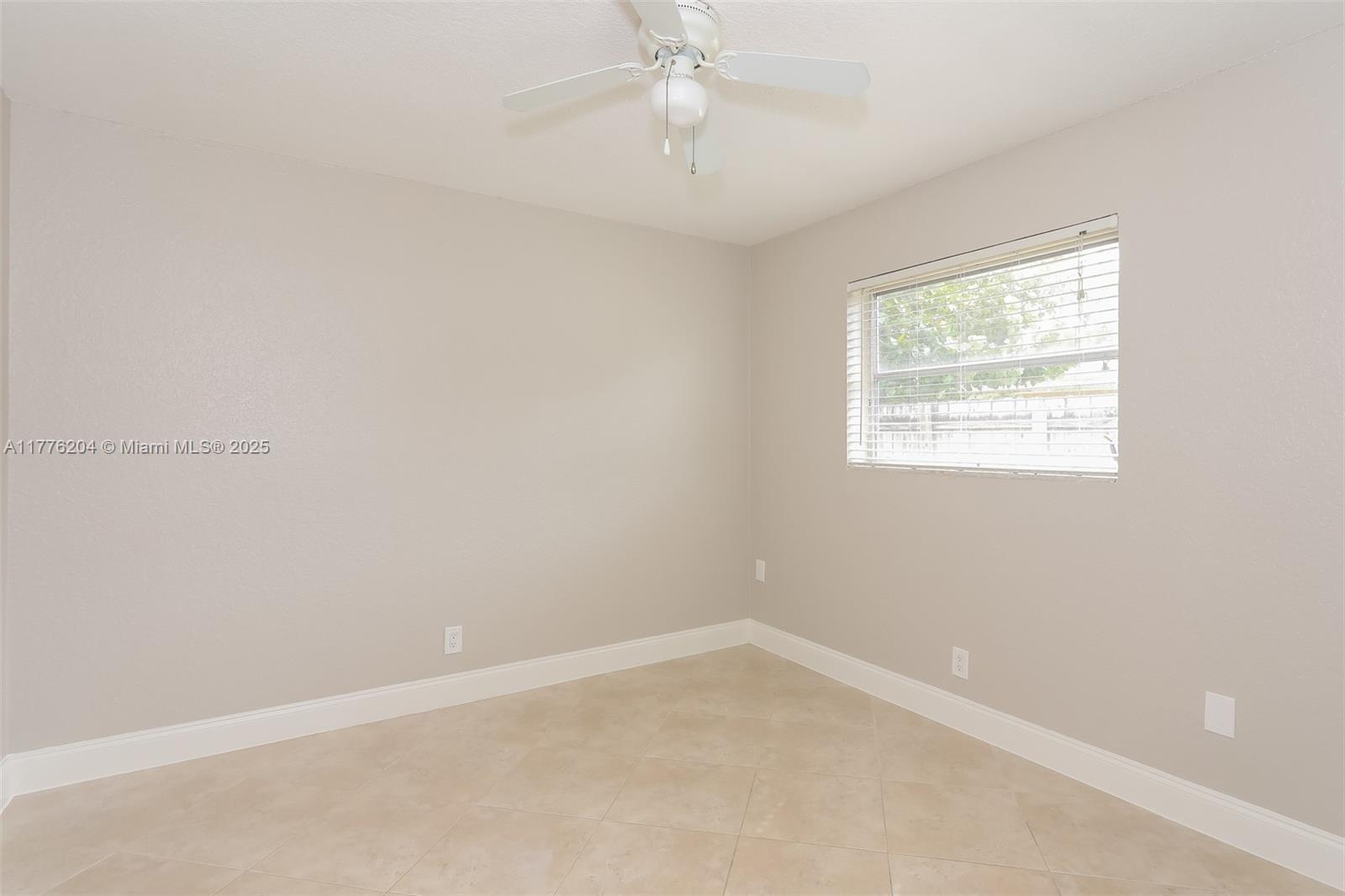 COUNTRY CLUB ACRES 5 - Residential Lease