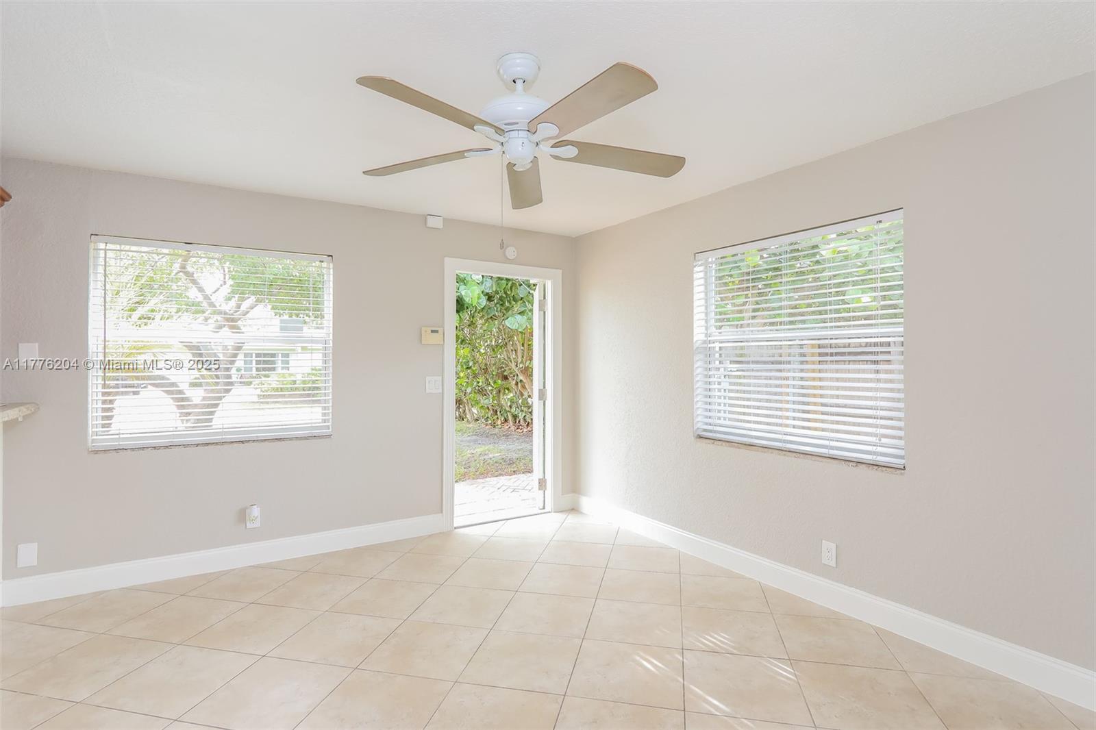 COUNTRY CLUB ACRES 5 - Residential Lease