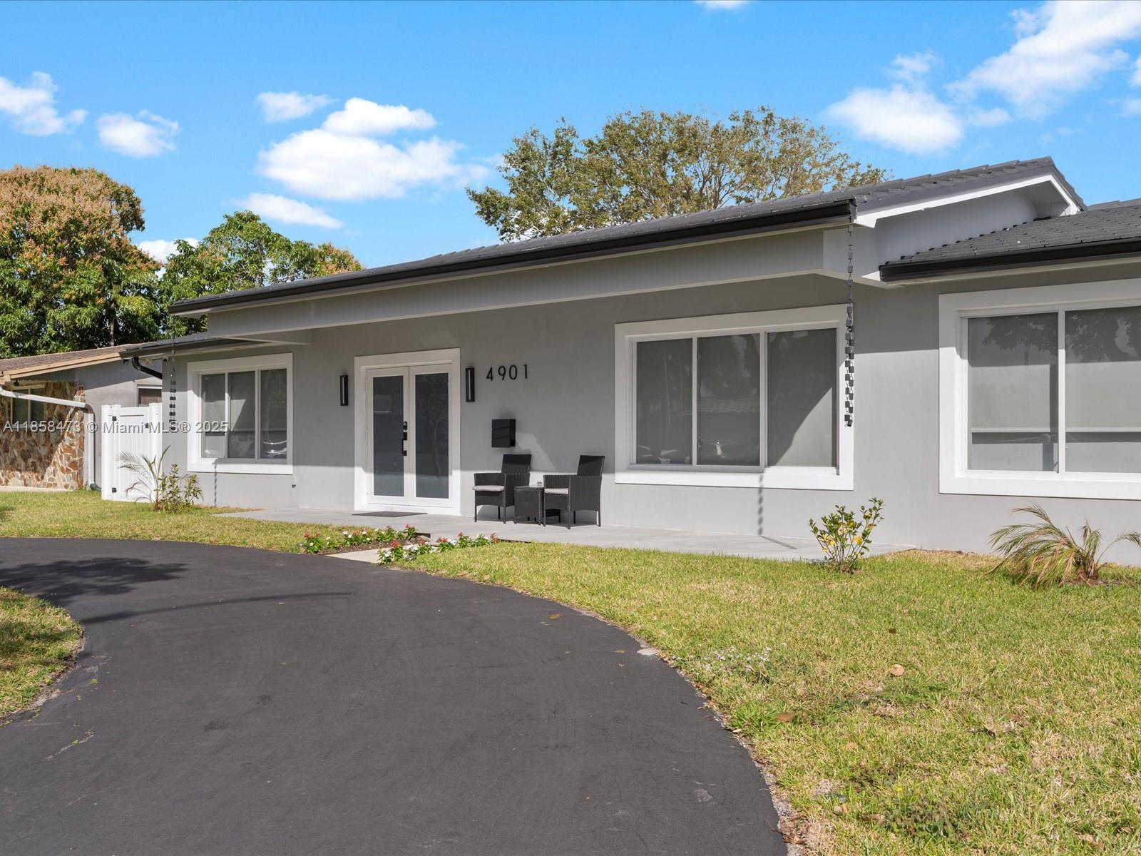 HOLLYWOOD HILLS 1965 - Residential