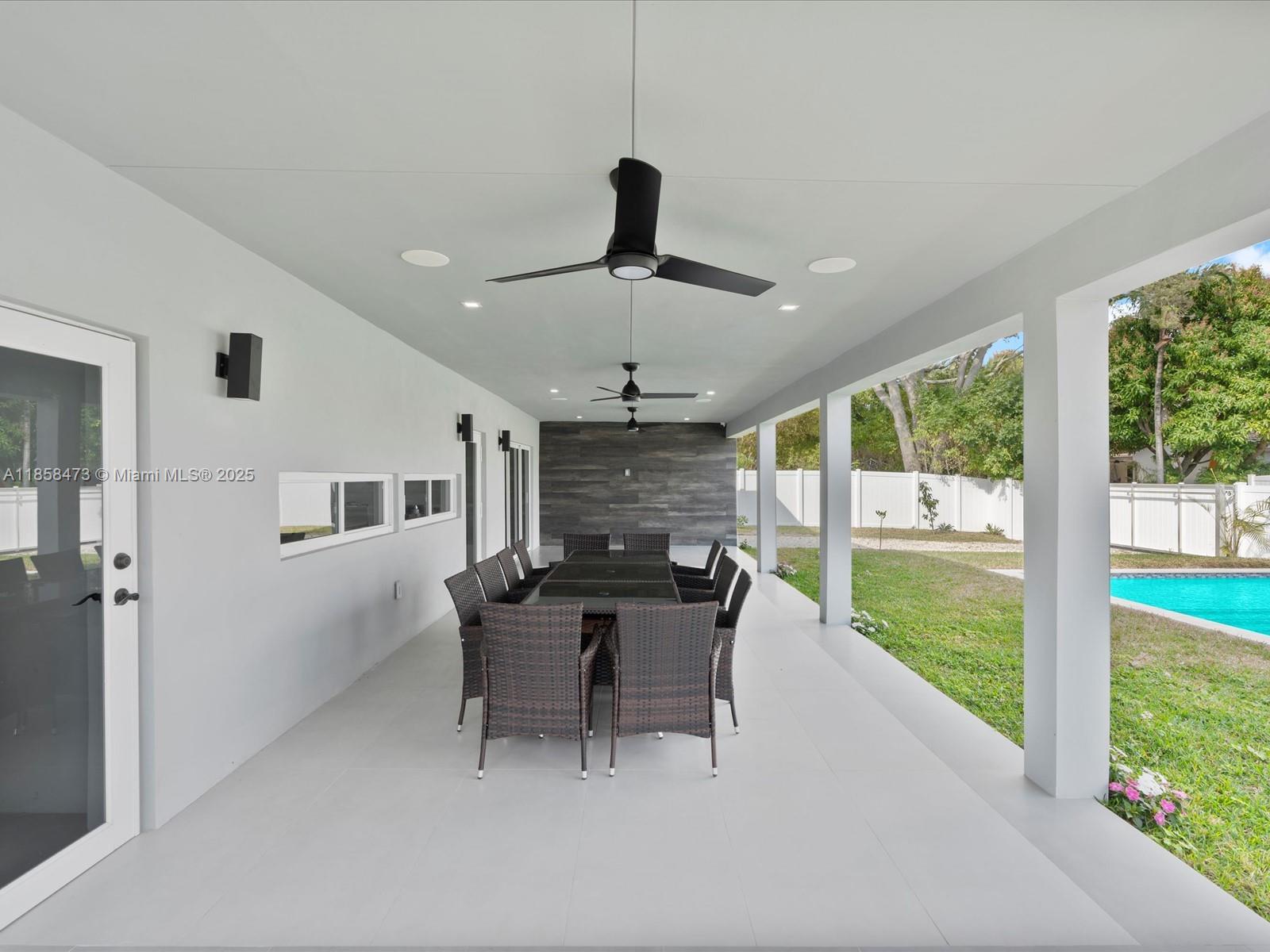 HOLLYWOOD HILLS 1965 - Residential