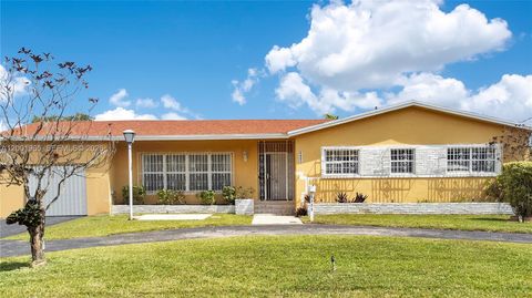 Photo of 6895 SW 16th St, Miami, FL 33155 (MLS # A12001965)