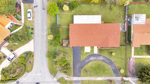 Tiny photo for 6895 SW 16th St, Miami, FL 33155 (MLS # A12001965)