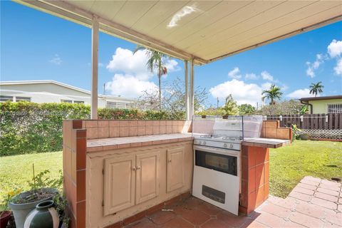 Tiny photo for 6895 SW 16th St, Miami, FL 33155 (MLS # A12001965)