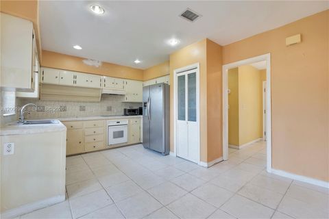 Tiny photo for 6895 SW 16th St, Miami, FL 33155 (MLS # A12001965)