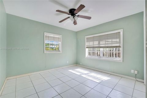 Tiny photo for 6895 SW 16th St, Miami, FL 33155 (MLS # A12001965)