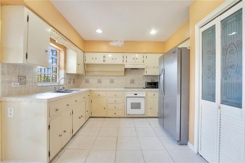 Tiny photo for 6895 SW 16th St, Miami, FL 33155 (MLS # A12001965)