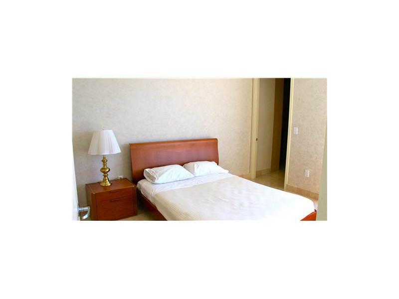 TRUMP PALACE CONDO - Residential Lease