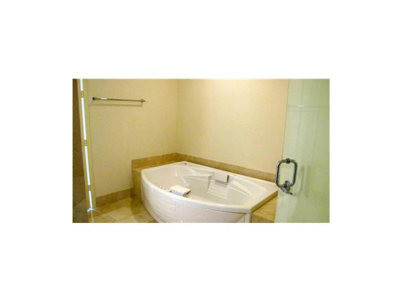 TRUMP PALACE CONDO - Residential Lease