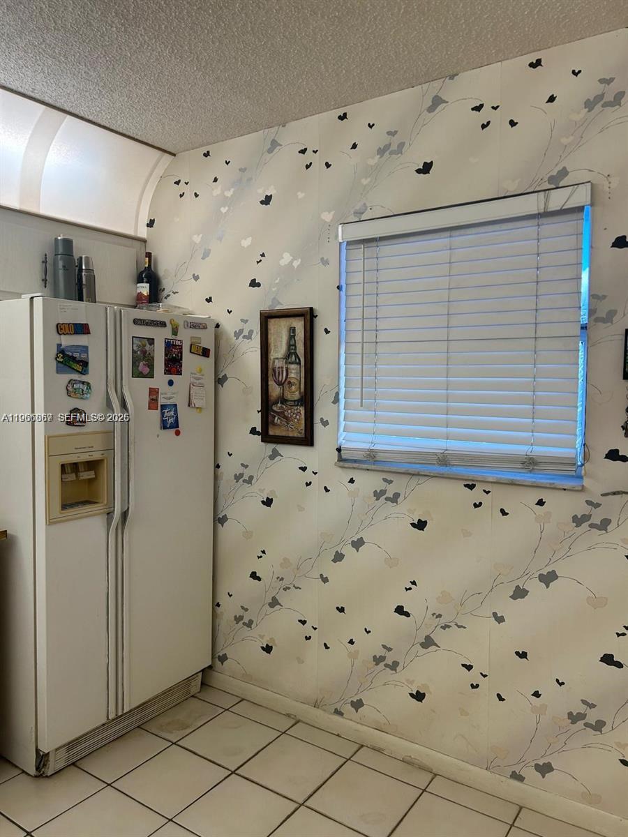 SOMERSET AT LAUDERDALE LA - Residential