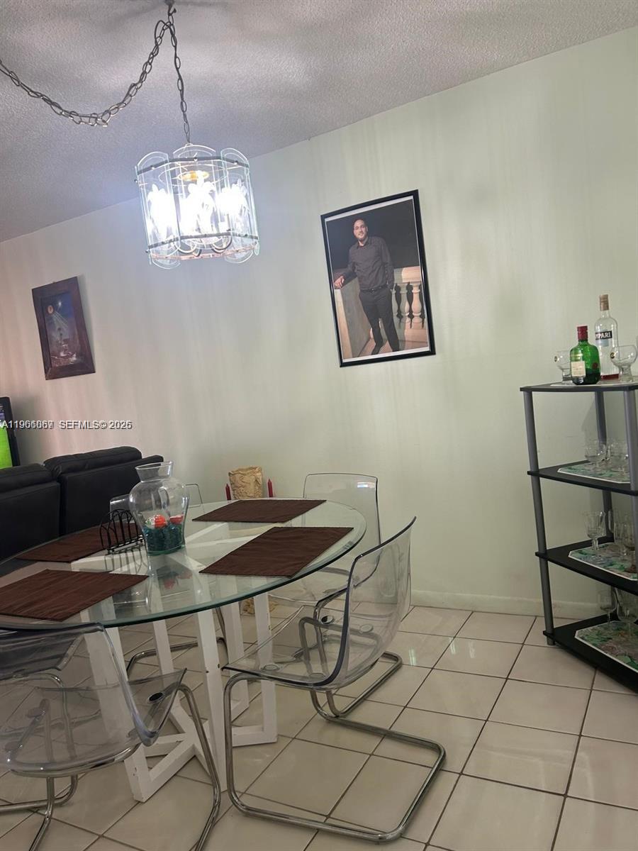 SOMERSET AT LAUDERDALE LA - Residential