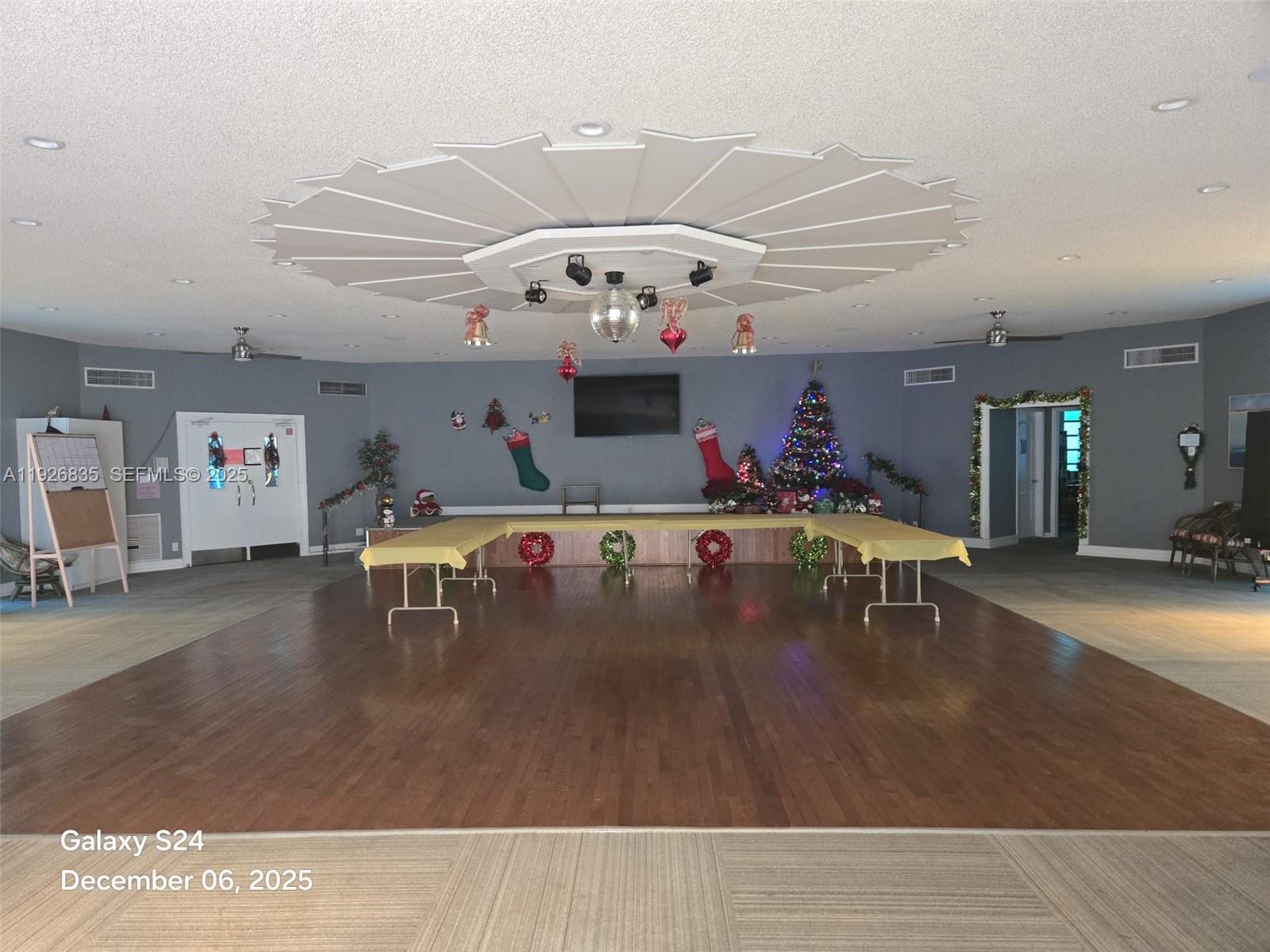 QUINSANA GARDENS CONDO - Residential Lease