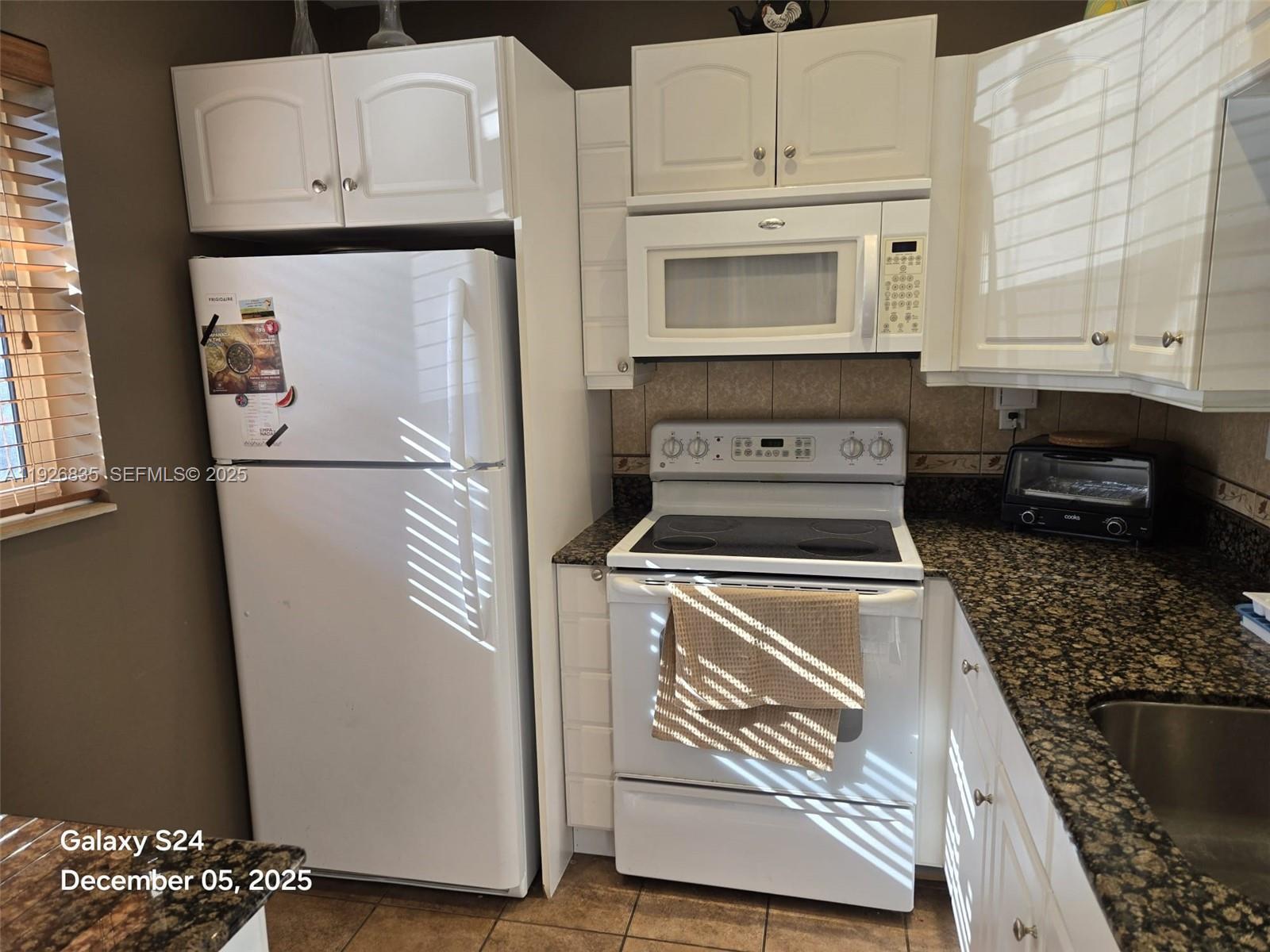 QUINSANA GARDENS CONDO - Residential Lease