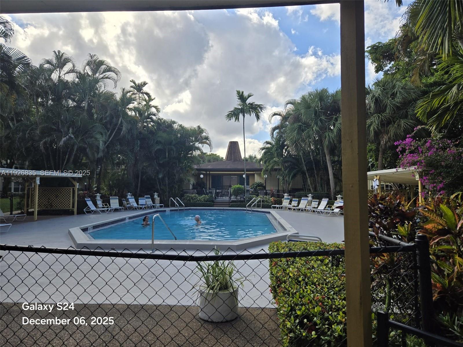 QUINSANA GARDENS CONDO - Residential Lease