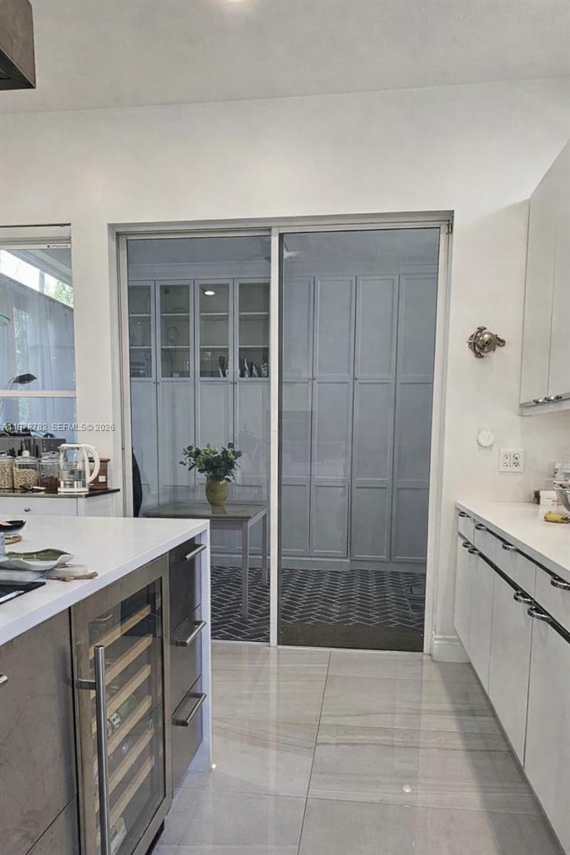 ISLAND WAY - Residential