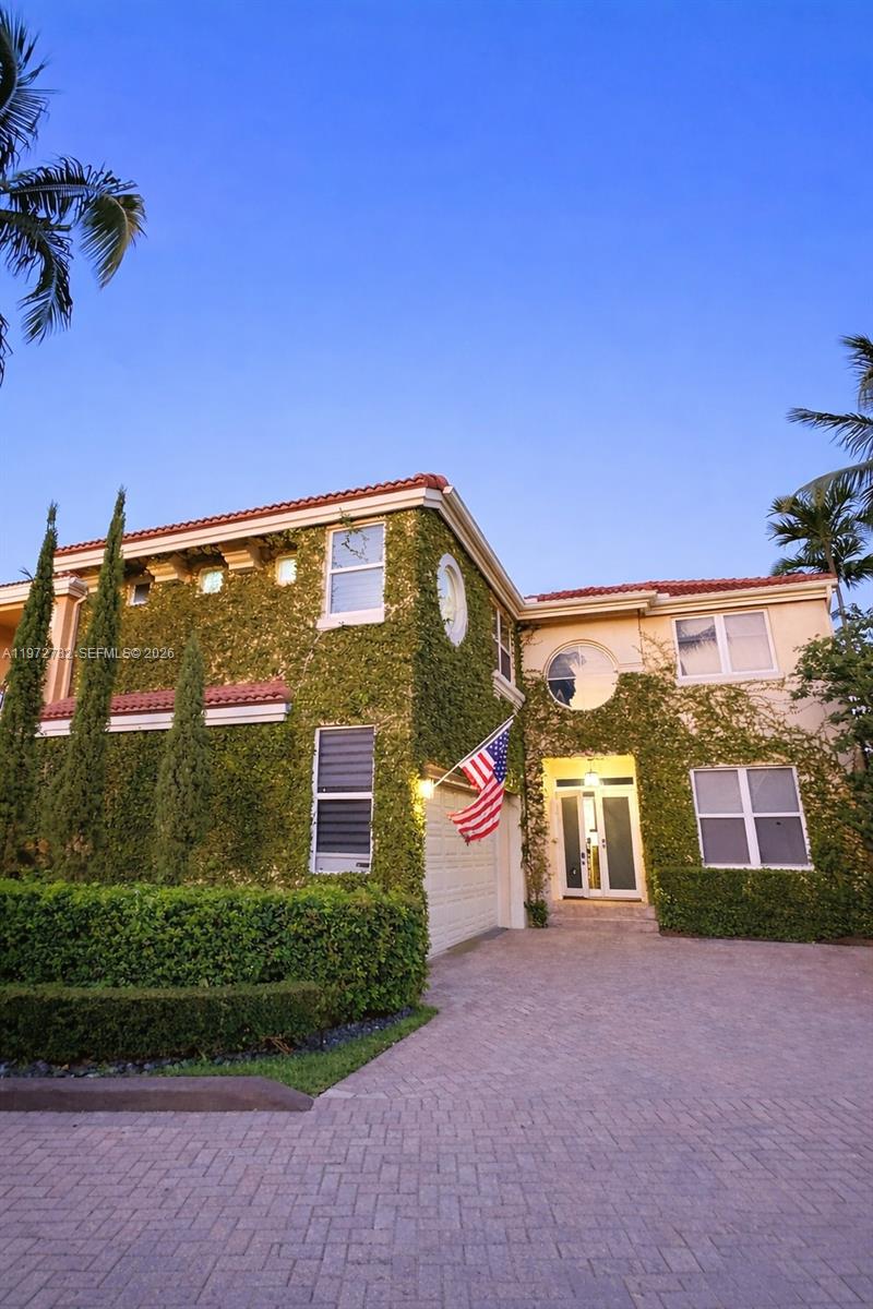 ISLAND WAY - Residential