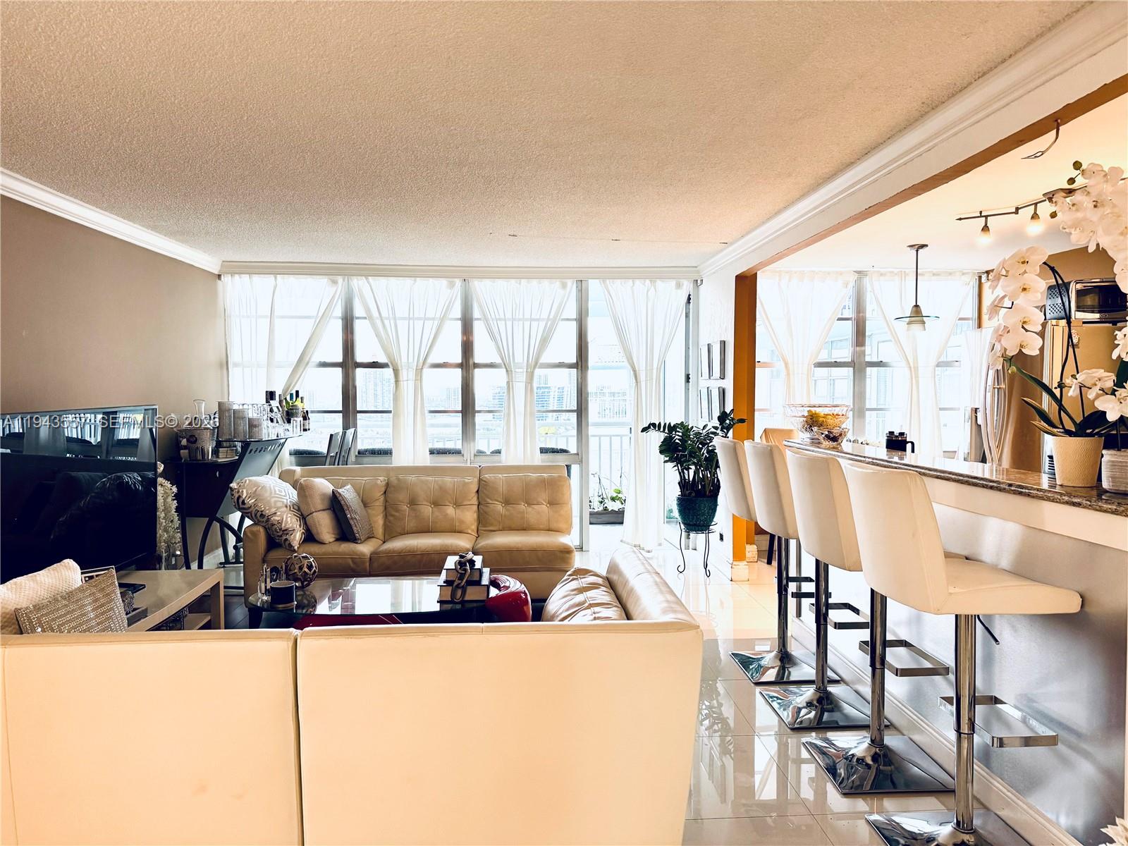 WINSTON TOWERS 500 CONDO - Residential