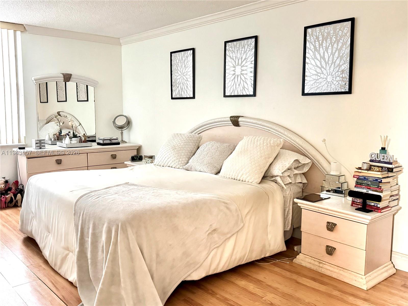 WINSTON TOWERS 500 CONDO - Residential