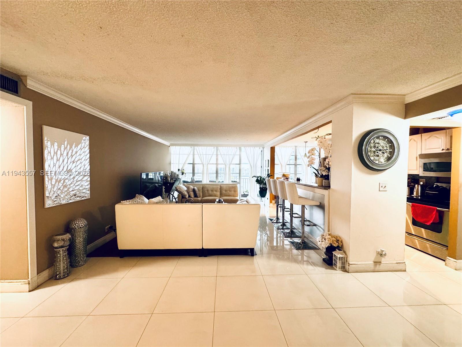 WINSTON TOWERS 500 CONDO - Residential