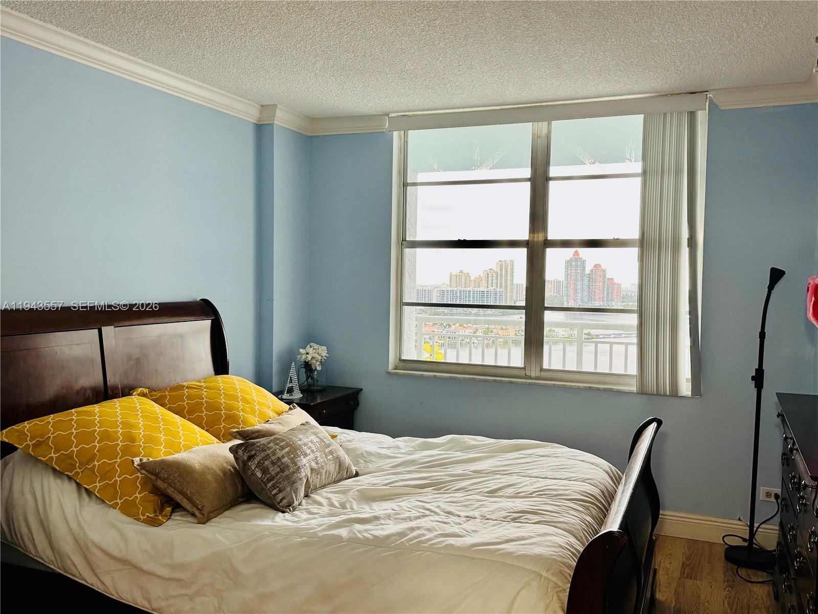 WINSTON TOWERS 500 CONDO - Residential