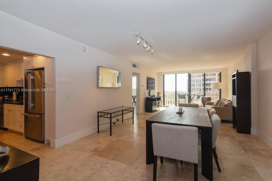 Rental Property at 90 E Edgewater Dr 806, Coral Gables, Broward County, Florida - Bedrooms: 1 
Bathrooms: 2  - $3,000 MO.