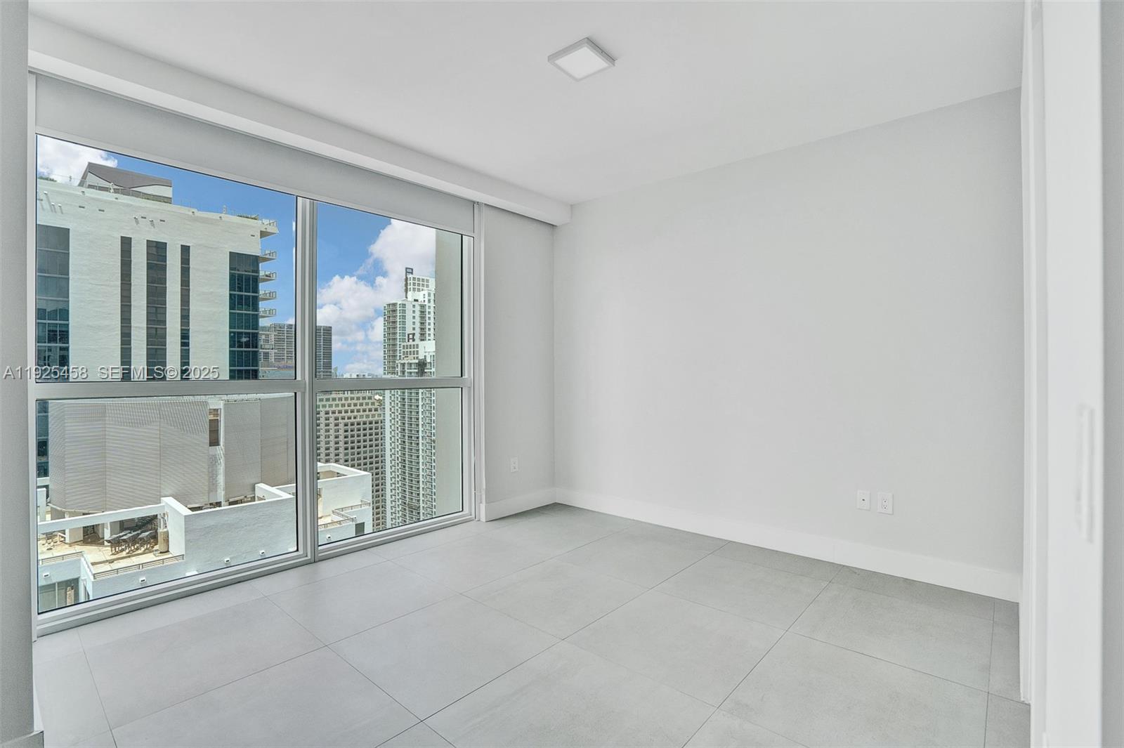 THE BOND (1080 BRICKELL) - Residential