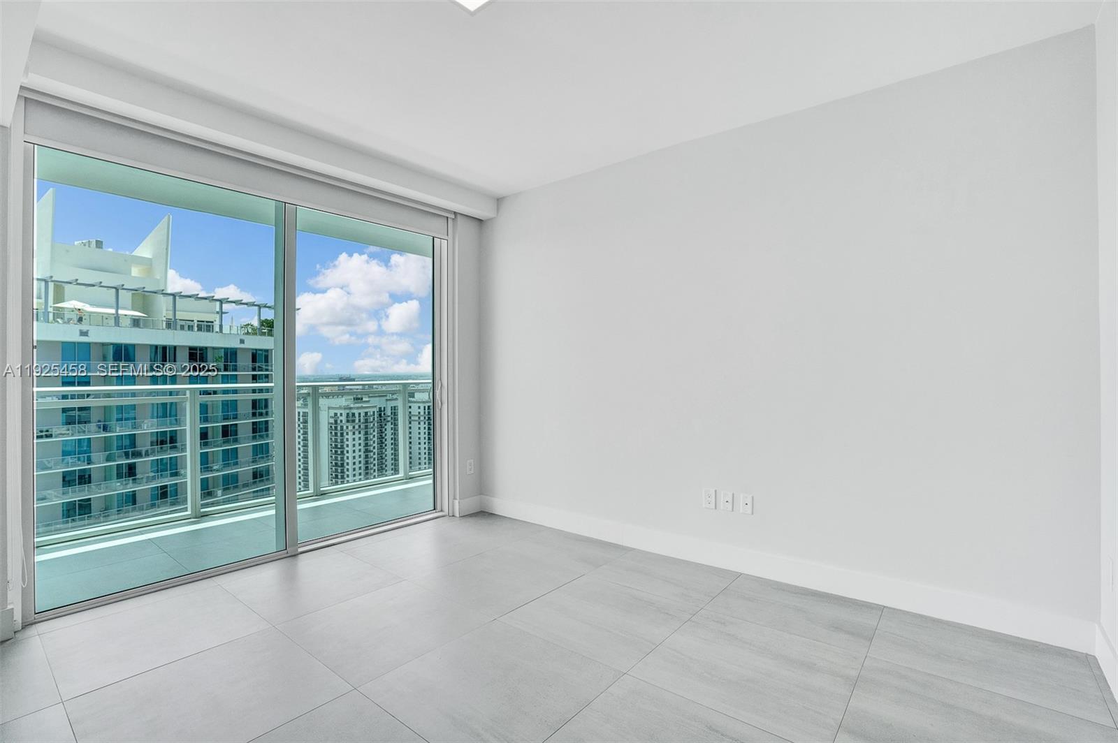 THE BOND (1080 BRICKELL) - Residential