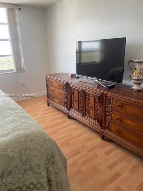 COMMODORE PLAZA CONDO - Residential