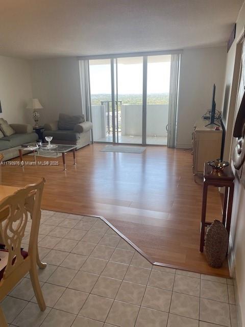 COMMODORE PLAZA CONDO - Residential