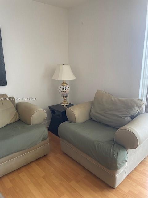 COMMODORE PLAZA CONDO - Residential