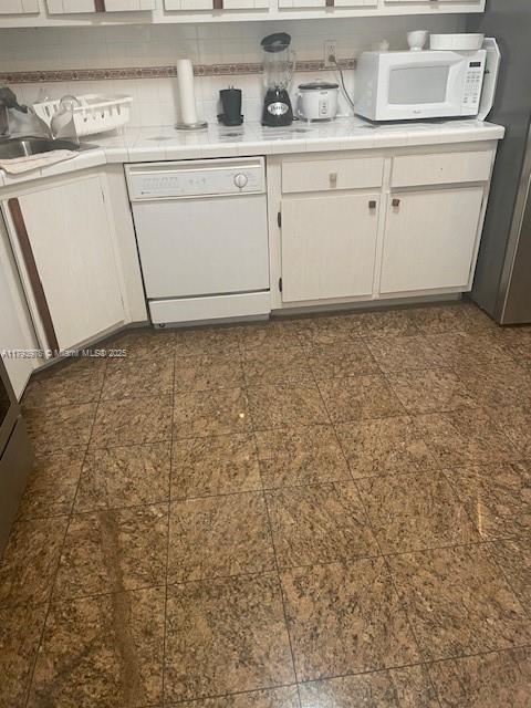 COMMODORE PLAZA CONDO - Residential