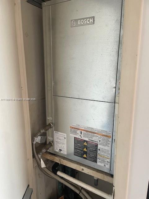 COMMODORE PLAZA CONDO - Residential