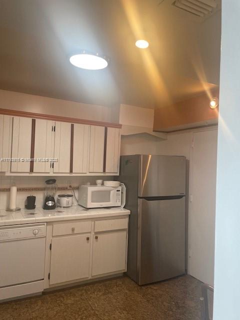 COMMODORE PLAZA CONDO - Residential