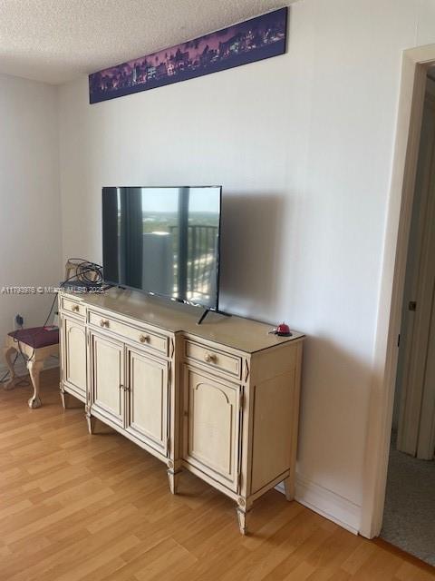 COMMODORE PLAZA CONDO - Residential