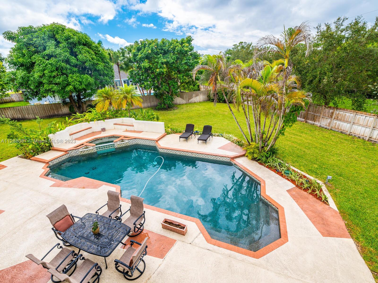 SHEAR GROVES - Residential