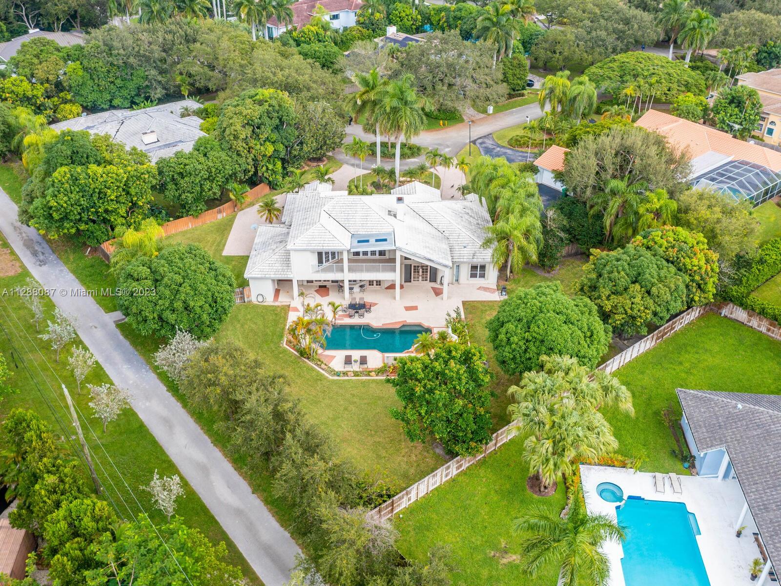 SHEAR GROVES - Residential