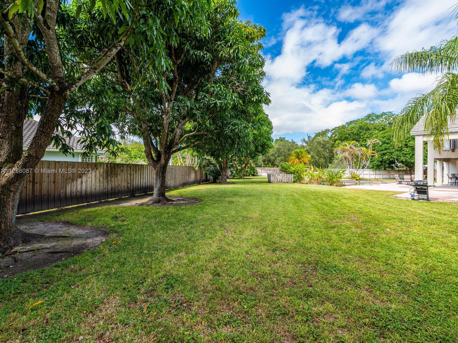 SHEAR GROVES - Residential