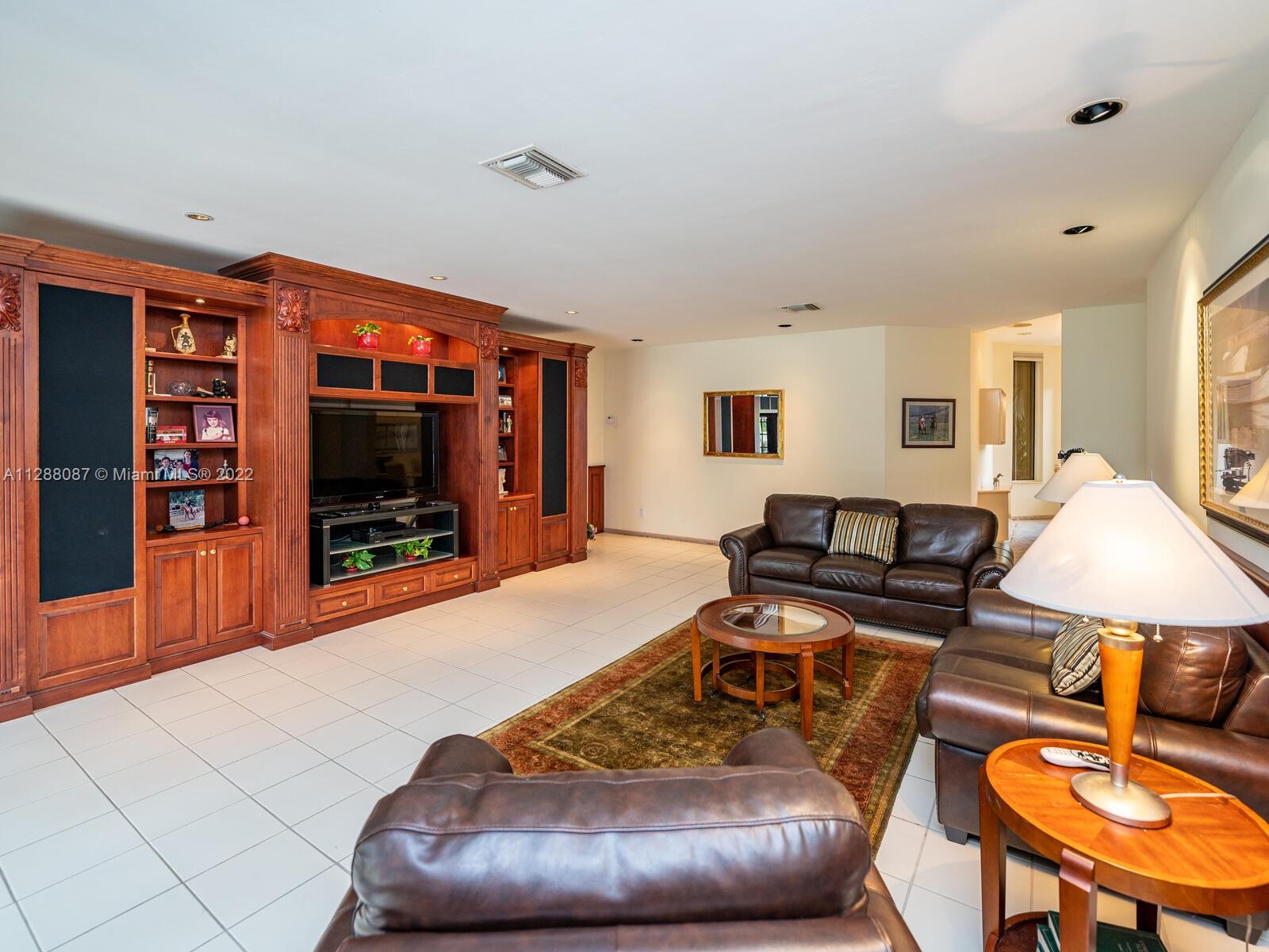 SHEAR GROVES - Residential