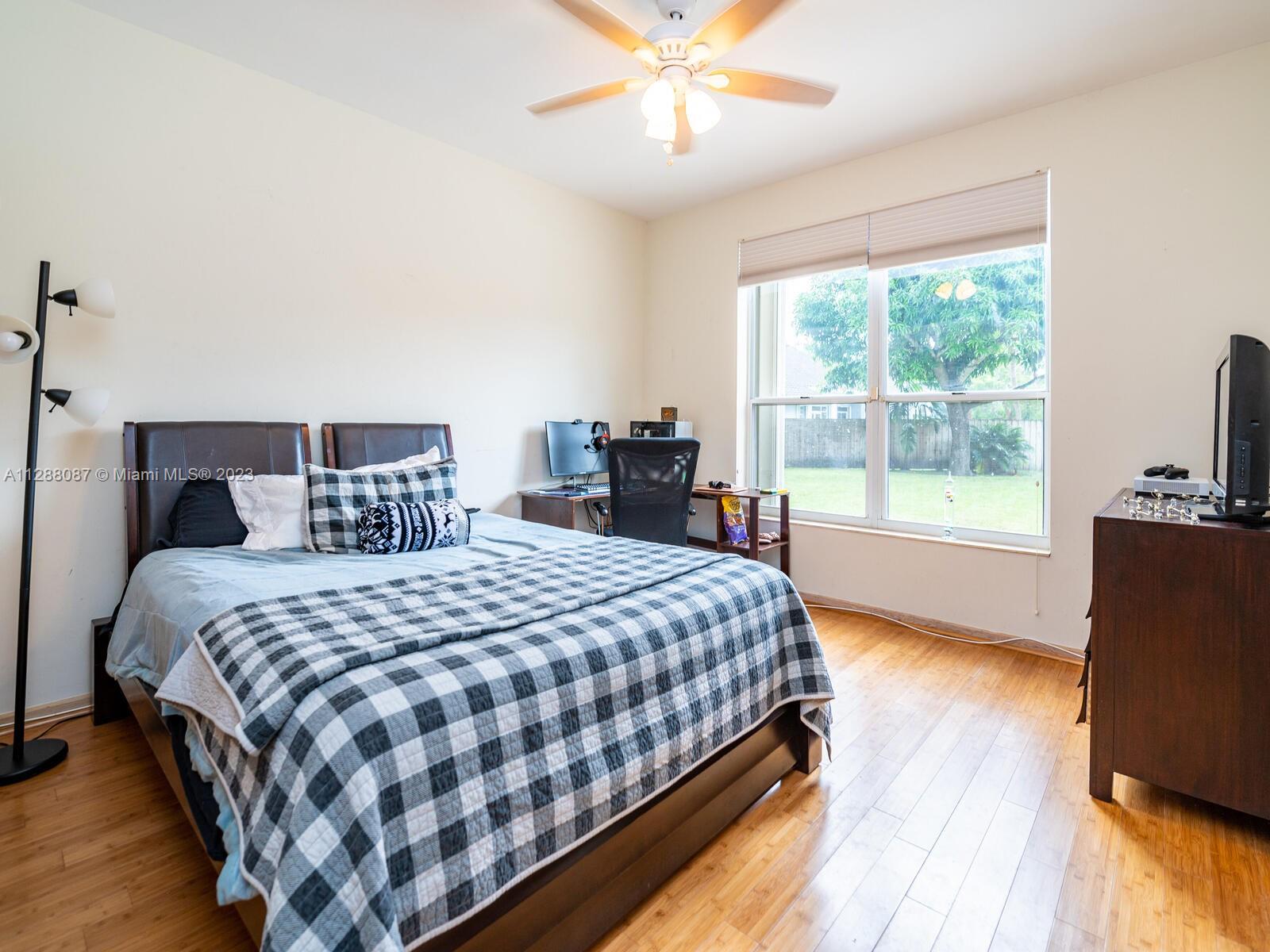 SHEAR GROVES - Residential