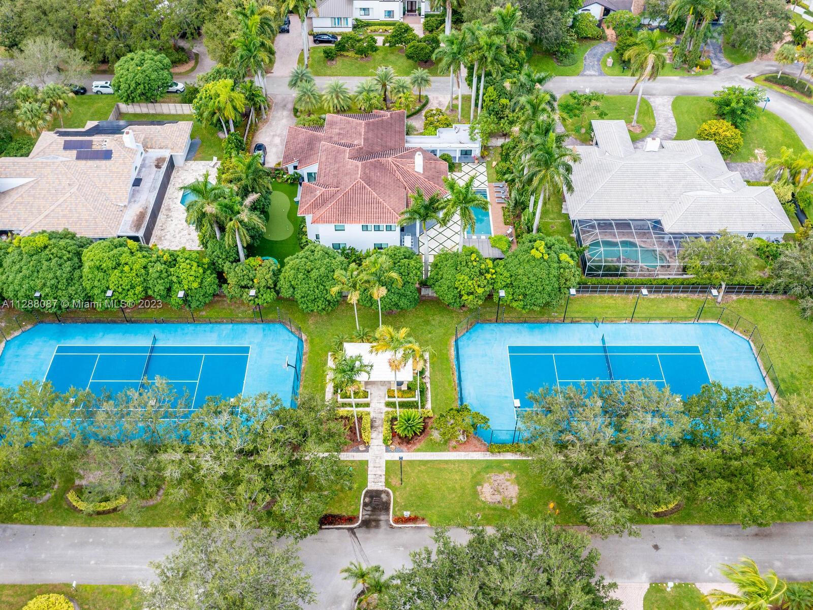 SHEAR GROVES - Residential