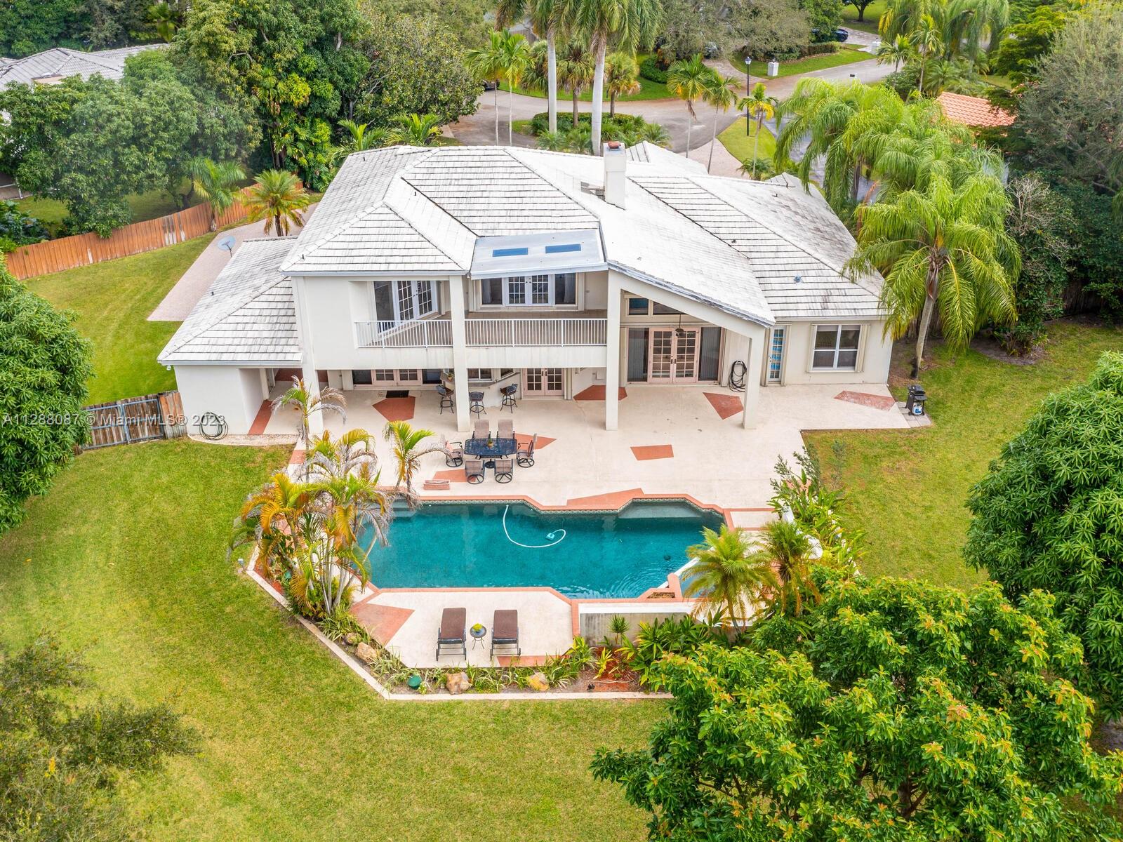 SHEAR GROVES - Residential