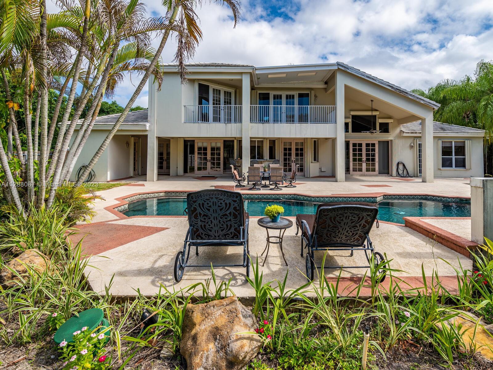 SHEAR GROVES - Residential