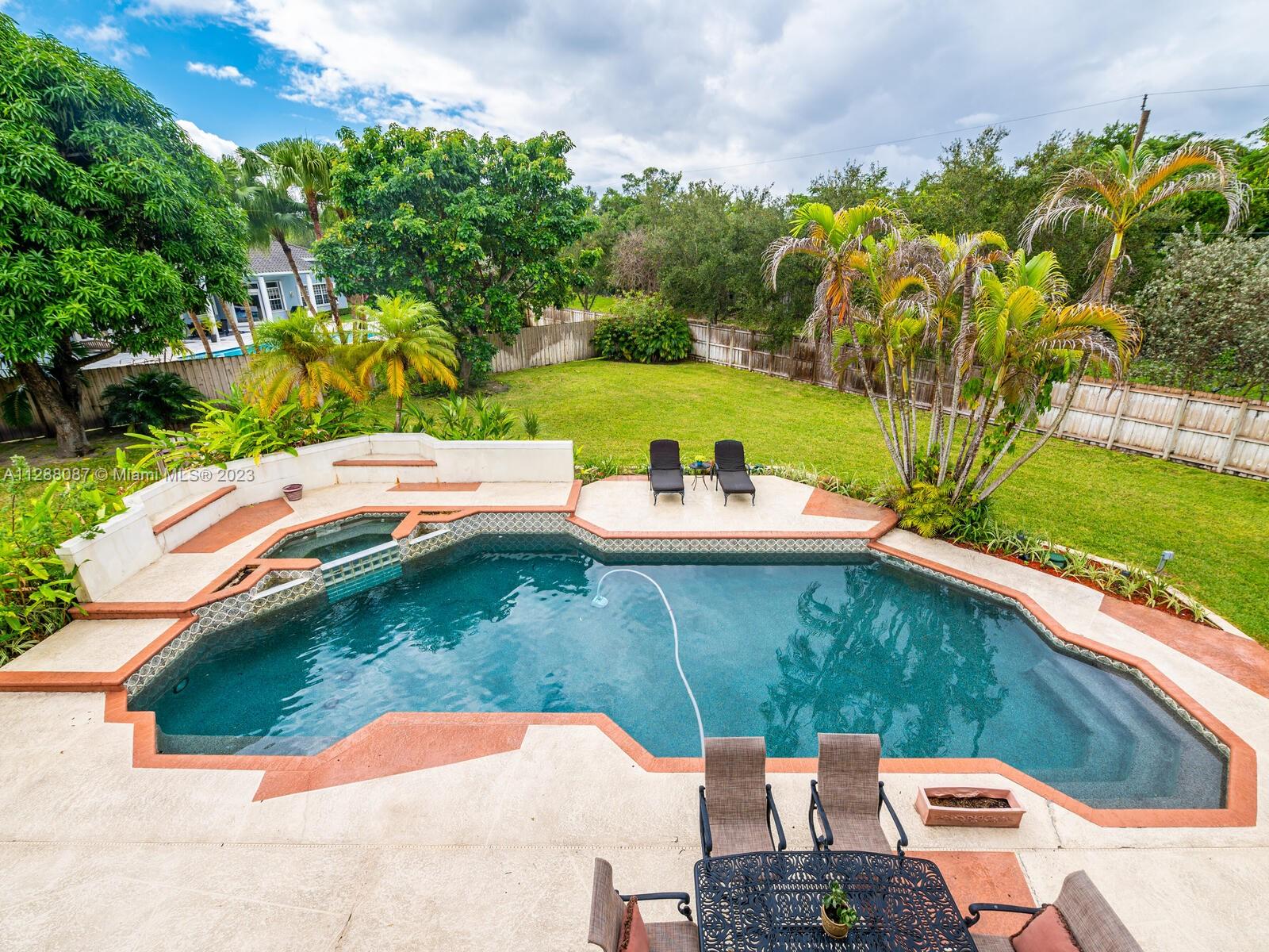 SHEAR GROVES - Residential