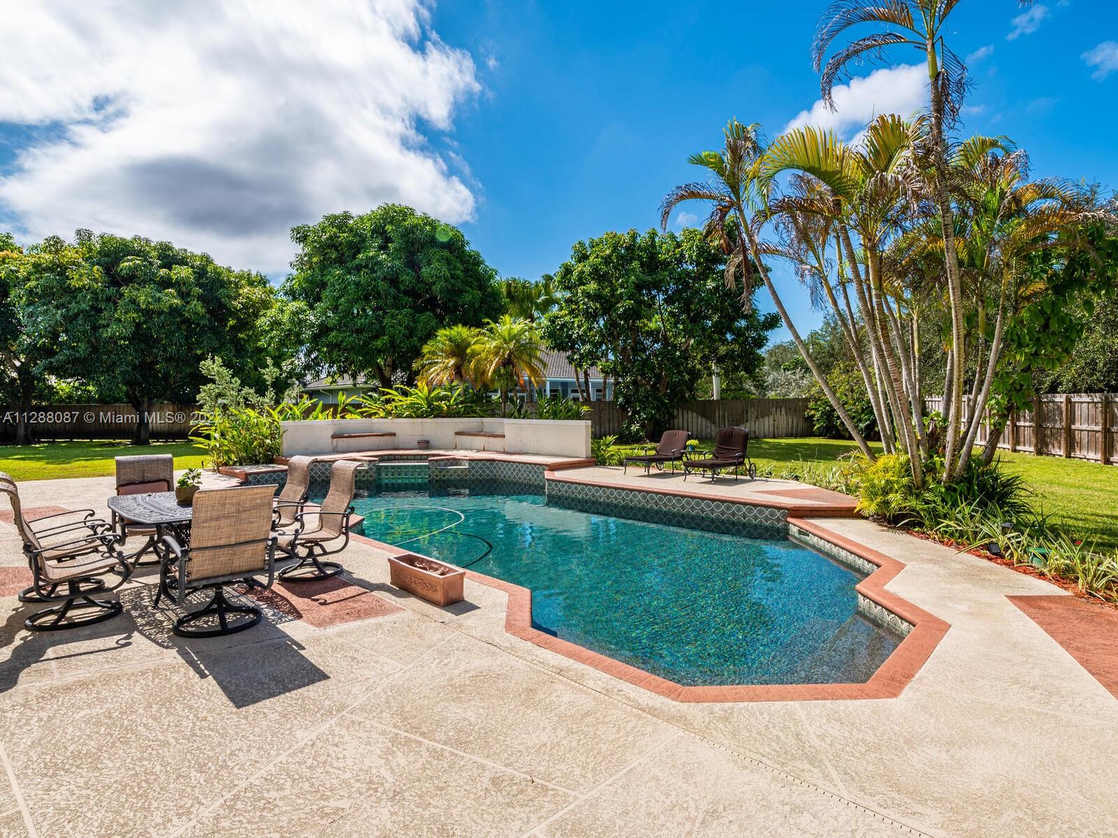 SHEAR GROVES - Residential