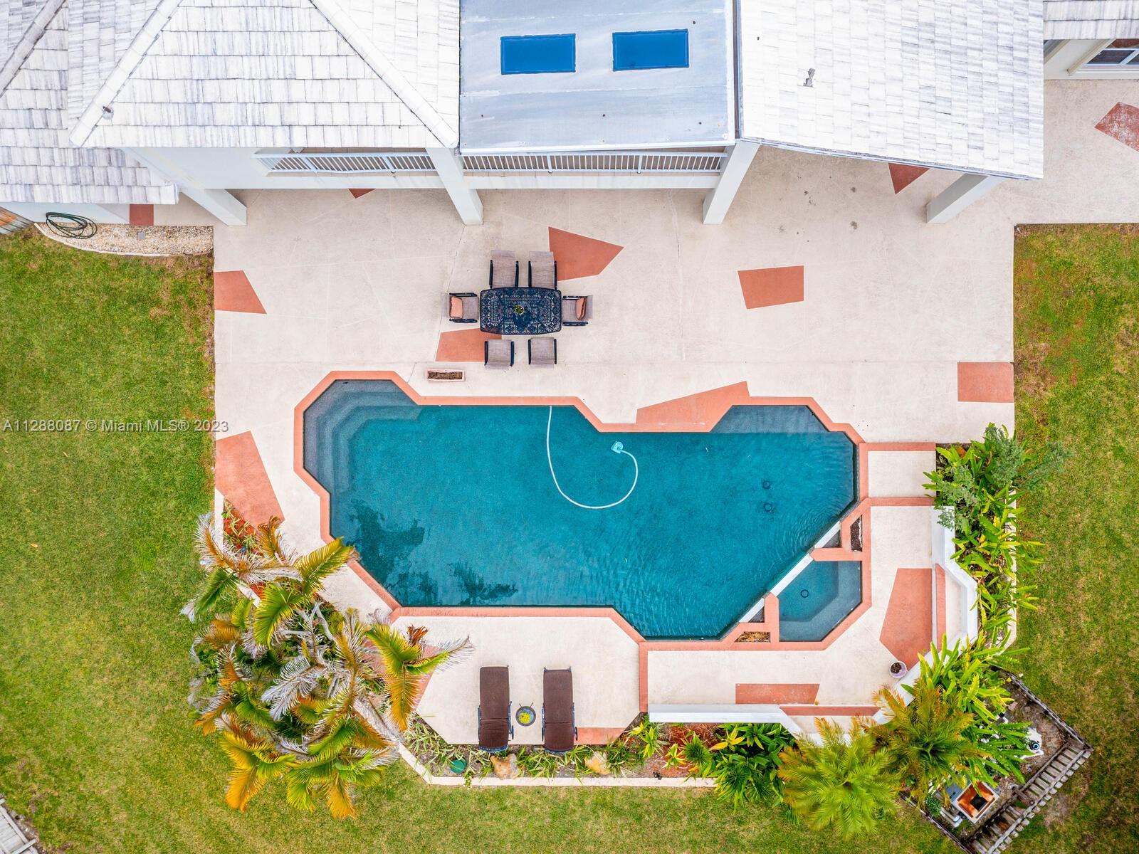 SHEAR GROVES - Residential