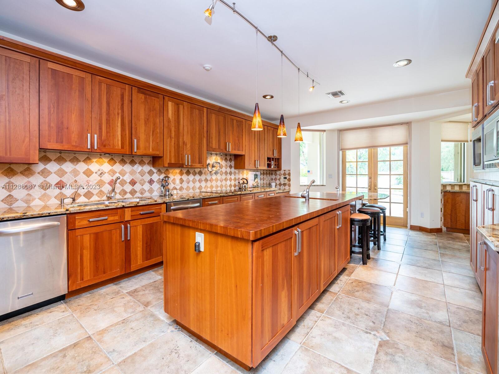 SHEAR GROVES - Residential