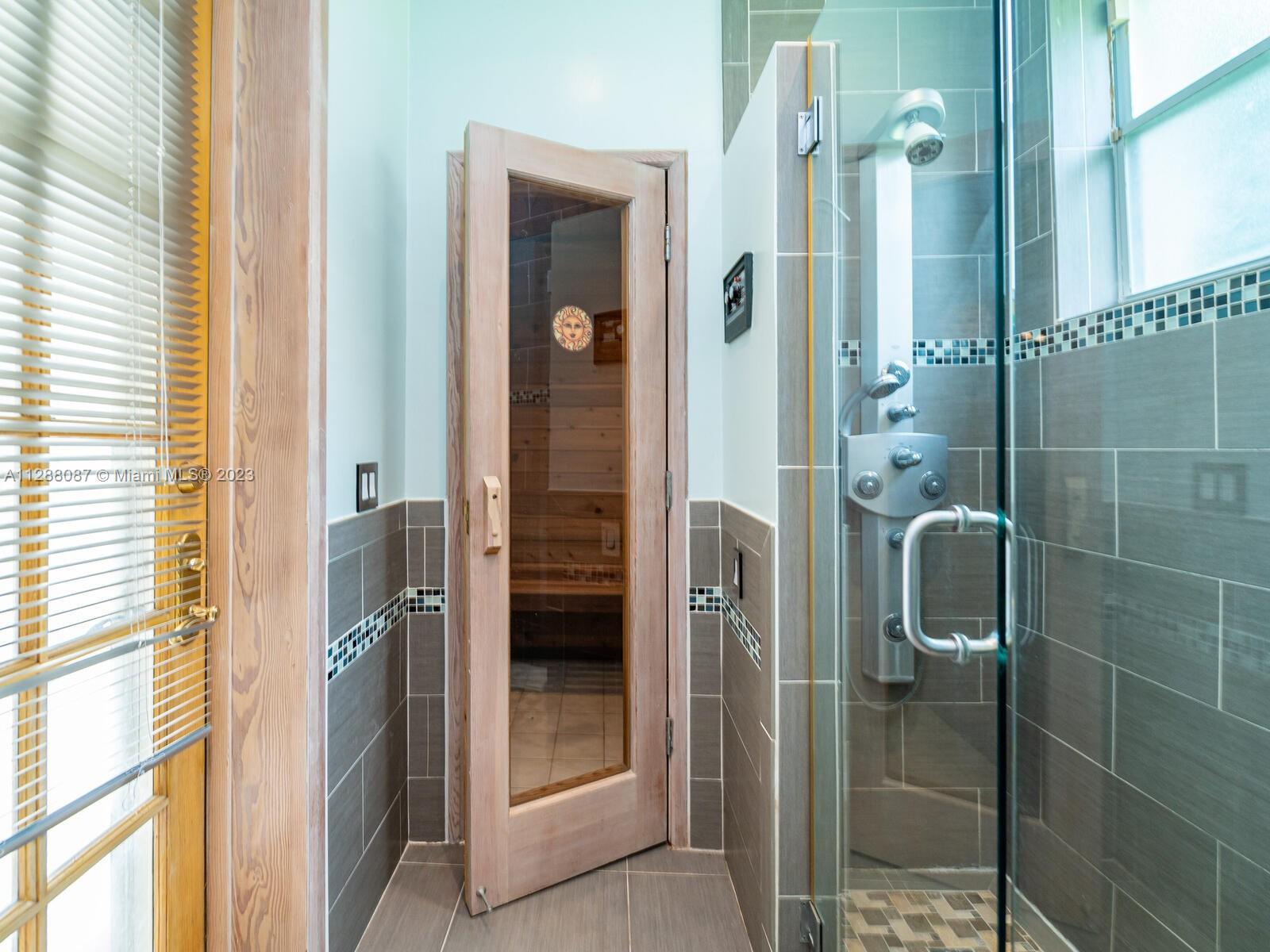 SHEAR GROVES - Residential