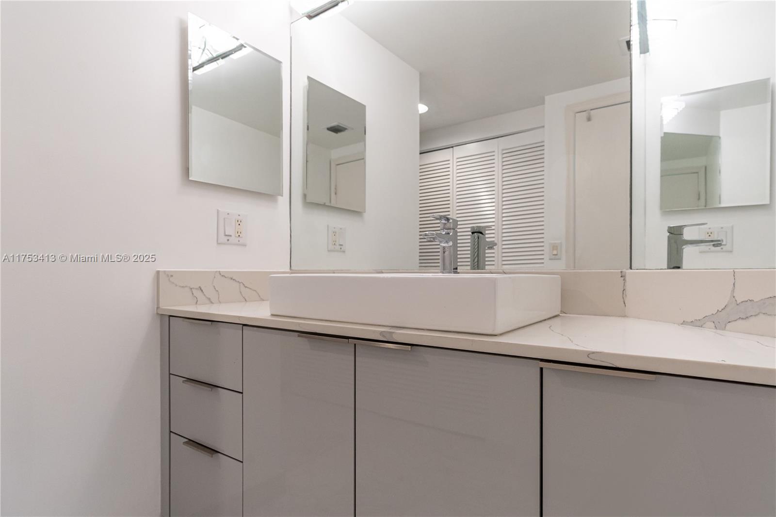 OCEANIA IV CONDO - Residential